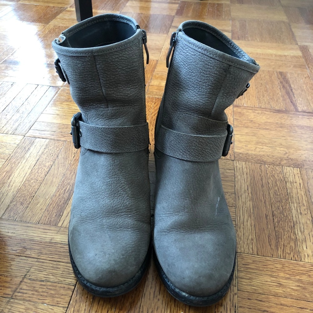 Vince Camuto Wantilla Gray Leather Boots